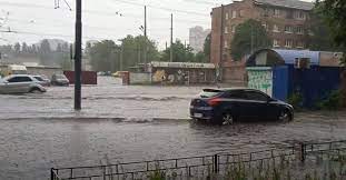 Дождь в киеве настолько сильный, что вода затопила несколько станций метро. Spry7gj Za1krm