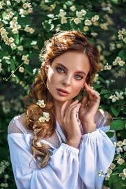 The thin colorful strands (also called hair shimmers or hair bling) are made from silk and are applied by tying them around the root of several hairs. Fairy Hair How To Wear The Two Variations Of This Trend All Things Hair