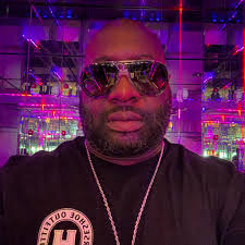 Joey Biggs's Instagram, Twitter & Facebook