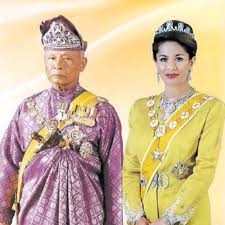 Tengku abdullah was born on 30 july 1959 at istana mangga tunggal, pekan, pahang. Abdullah Of Pahang Wives Elite Malays And Their Mixed Marriages