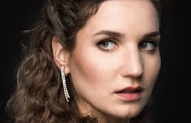 Eine Botschaft der Liebe in Galeriekonzerten