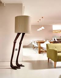 35 Ausgefallene Und Moderne Stehlampen Fur Wohnraume Mit Pfiff Wohnideen Und Dekoration Moderne Stehlampen Stehlampen Wohnzimmer Stehlampe