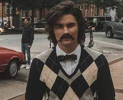 He is an actor, known for outer banks (2020), one of us is lying and stranger things (2016). Chase Stokes 16 Facts You Never Knew About The Outer Banks Actor Popbuzz