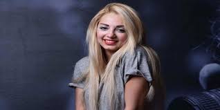 وكشفت المذيعة المصرية أنها تفكر وأوضحت مي حلمي أنها لم تحسم رغبتها بعد: ÙƒÙŠÙ Ø¨Ø¯Ø£Øª Ù…ÙŠ Ø­Ù„Ù…ÙŠ Ø·Ø±ÙŠÙ‚ Ø§Ù„Ø´Ù‡Ø±Ø© Ù‚Ø¨Ù„ Ø§Ø±ØªØ¨Ø§Ø·Ù‡Ø§ Ø¨Ù€ Ù…Ø­Ù…Ø¯ Ø±Ø´Ø§Ø¯ E3lam Com