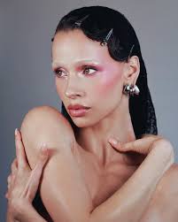 A little clip from the 4th @jungle4eva single 'Back