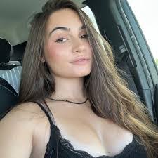 Rae Mason's Instagram, Twitter & Facebook