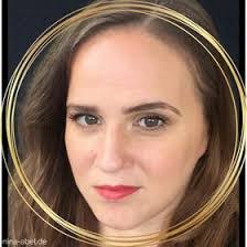 Nina Abel's Instagram, Twitter & Facebook