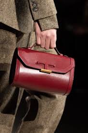 Best 100 Handbags Of Fall 2020 Rtw Fashion Shows The Impression In 2020 Trending Handbag Fall Bags Trends Bag Trends