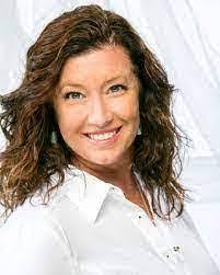 Amanda Gerken's Instagram, Twitter & Facebook