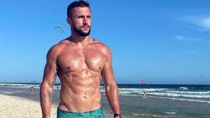Acredito na mudança que vem de dentro, da parte para o todo, acredito que cada um de nós possui o poder transformador de mudar o mundo, a nossa própria… Ex Bbb Arthur Picoli Comenta Possibilidade De Posar Nu E Leva Fas Ao Delirio Noticias Sobre Famosos Giro Marilia Noticias