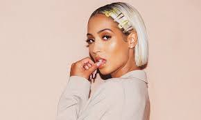 Marissa Singer's Instagram, Twitter & Facebook