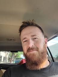 Seeing who can make the more perfect cut 🔪🤣