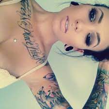Medusa Piercing Gauges And Dermal Piercing Beauty Tattoos Piercing Tattoo Cute Piercings