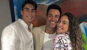 Maybe you would like to learn more about one of these? Hijos De Chayanne Posan Junto A Su Padre Que Noticias