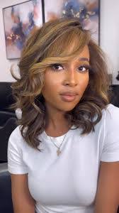 Vanessa Linder's Instagram, Twitter & Facebook