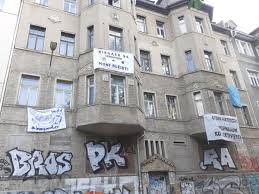 Na, dann müssen wir in eure wohnung gehen. Jule Nagel On Twitter Na Dann Eine Hausbesetzung Im Osten Von Leipzig Tiefe3 Die Hauser Denen Die Drin Wohnen Le1106