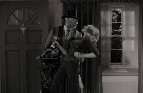 Wanda and vision struggle to conceal their powers during dinner with vision's boss and his wife. Wandavision Episode 2 Recap 1960s Magic For The Children Ndtv Gadgets 360