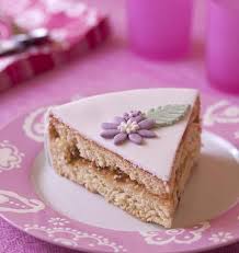 Mélanger les jaunes d'oeuf et le sucre. 18 Recetts De Gateau D Anniversaire Adulte Et Enfant