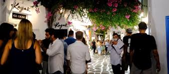 Τα δύο νησιά από την προσεχή παρασκευή (21/18) θα τεθούν σε καθεστώς lockdown, όπως έχει συμβεί και με την πάρο λόγω των. Antidhmarxos Mykonoy Gia Lockdown Mas Katastrefoyn Xwris Logo Nea Metra Gia Asymptwmatika Kroysmata Anastoxasmoi