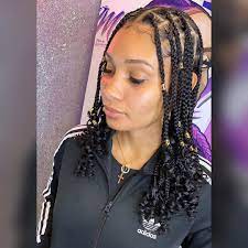 Short And Curly Knotless Braids Houstonhairstylist Naturalhairstyles Naturalhai Pretty Braided Hairstyles Feed In Braids Hairstyles Box Braids Styling