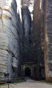 The return of die ärzte #rar2019. This Entrance In The Adrspach Teplice Rocks In Czechia Looks Like Something Out Of Lord Of The Rings 9gag