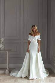 Mermaid bridal gowns are ideal for brides who pursuit elegance and dignity. Gorgeous Stylish Wedding Dress Formal Wear Mermaid Trumpet Satin Super Quality Bridal Gown Stylish Wedding Dresses Formal Dresses For Weddings Bridal Dresses