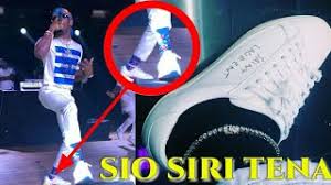 Kikuku cha diamond mguuni chawakera mashabiki. Mume Wa Fey Kuvaa Kikuku Kama Cha Diamond Platnumz Cute766