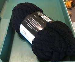 Learn how to arm knit, keep your knitting tight, + finish your pillow beautifully. Arm Knit Throw 7 Steps Instructables