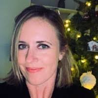 Robyn Mcnally's Instagram, Twitter & Facebook