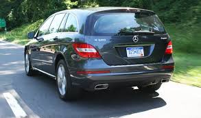 La classe r de mercedes, présentée en 2005 à new york, est, du moins par rapport aux standards européens, une voiture plutôt inhabituelle. Mercedes Classe R 350 Cdi 265 Ch