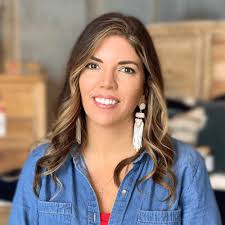 Ann Mahnke's Instagram, Twitter & Facebook