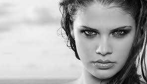 Vanessa Perryman's Instagram, Twitter & Facebook