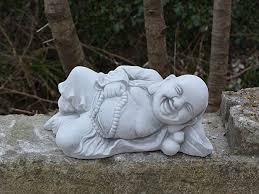 Lustiger Monch Liegend Buddha Feng Shui Aus Steinguss Frostfest Amazon De Garten Liegender Buddha Feng Shui Buddha