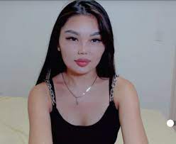 Asian babe on her webcam, GO find her! - Filipina.Webcam | Scrolller