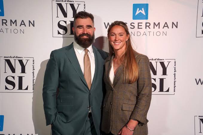 Jason Kelce opens about wife Kylie Kelce's past pregnancy loss - ABC News