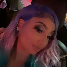 Leila Lee's Instagram, Twitter & Facebook