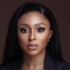 Amanda Cupples's Instagram, Twitter & Facebook