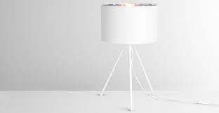 Tris Tischlampe Mattweiss Und Silber Made Com Jetzt Bestellen Unter Https Moebel Ladendirekt De Lampen Tischleuchten Beistelltisch Lampe Tisch Tischlampen