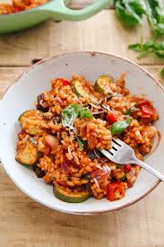 Creamy Tomato Roasted Veg Risotto Vegan Recette Recette De Plat Recette Plat Facile Recette Plat Au Four