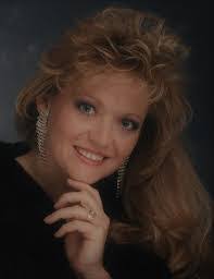 Nancy Dragoo's Instagram, Twitter & Facebook