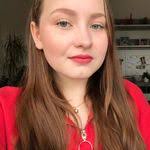 Lisa Weisser's Instagram, Twitter & Facebook