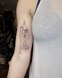 Water Bearer Ssoo Qttr Tattrx Linework Lineworktattoo Pdxtattoo Portlandtattoo Pdxart Aquarius Tattoo Aquarius Tattoo Designs Astrology Tattoo