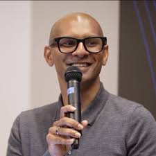 AJ Asver 🤖👨🏾‍💻🌁 (@_aj)