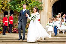 Princess Eugenie S Wedding Cake Is The Definition Of Psl Season Prinzessin Eugenie Konigliche Hochzeitskleider Prinzessin Hochzeit
