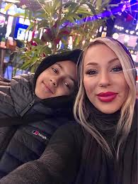 Remove person from photo for grieving mother?