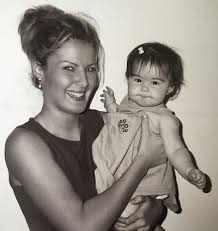 Mentahan background untuk biodata power point / do. Addison Rae Height Weight Age Boyfriend Biography Family More