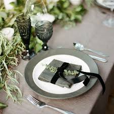 Informal place settings informal table settings have fewer utensils, which are arranged in a manner according to their use. 8 Pretty Ways To Fold Napkins At Your Wedding Reception