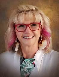 Vivian Vines's Instagram, Twitter & Facebook