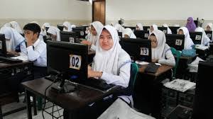 Untuk memperoleh contoh soal un siswa dapat mencarinya secara online di internet dan mendownload prediksi soal un smp terbaru, agar. Latihan Online Soal Un Unbk Bahasa Inggris Smp Tahun 2018 2019 Paket 1 Mariyadi Com