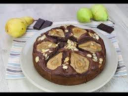 Qui la dolcezza e la morbidezza delle pere si sposa con il gusto goloso e deciso del cioccolato fondente. Torta Pere E Cioccolato Con Cuore Morbido Il Trucchetto Che Proverete Tutti Youtube